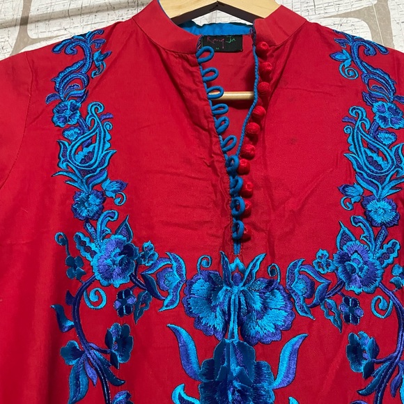 Red embroidered kameez - Picture 1 of 6